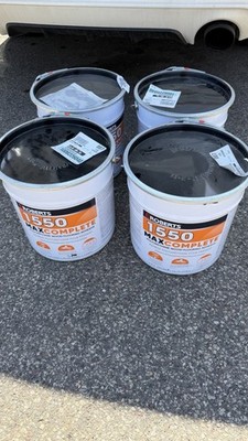 Roberts 1550 MAX COMPLETE Polyurethane Wood Flooring Adhesive 4 Gallon Bucket