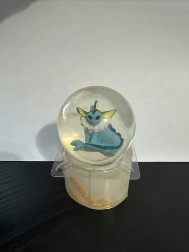 Pokemon Vintage 1998 Vaporeon Bouncy Ball Hasbro Toy