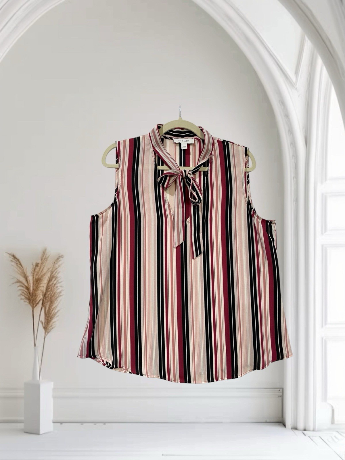 Nine West Women’s Sleeveless Tie Neck Top Size Large Multi Stripe Lightweight