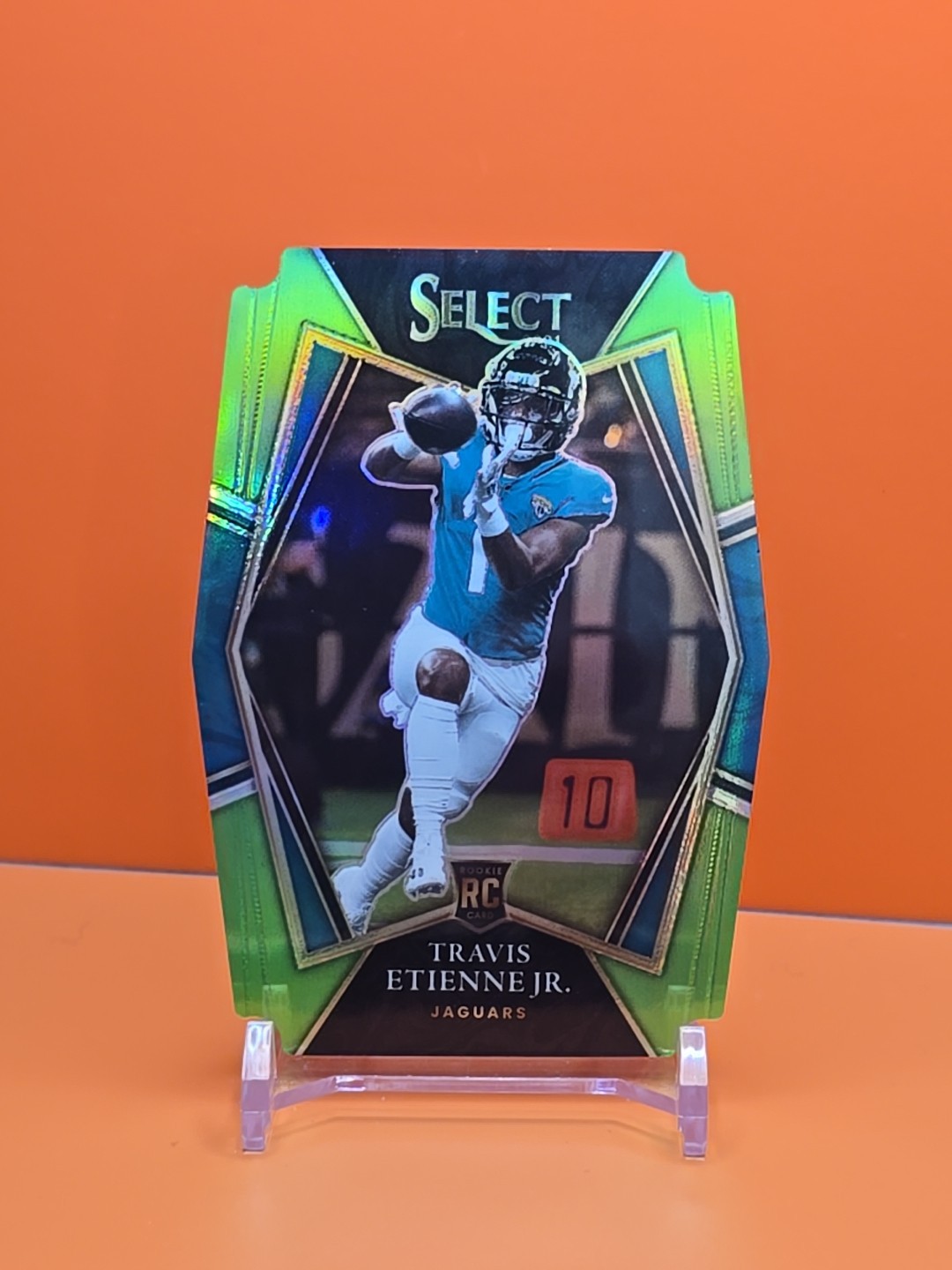 ⚪️🐆 2021 SELECT TRAVIS ETIENNE JR #154 PREMIER LEVEL NEON GREEN DIE-CUT 211/349