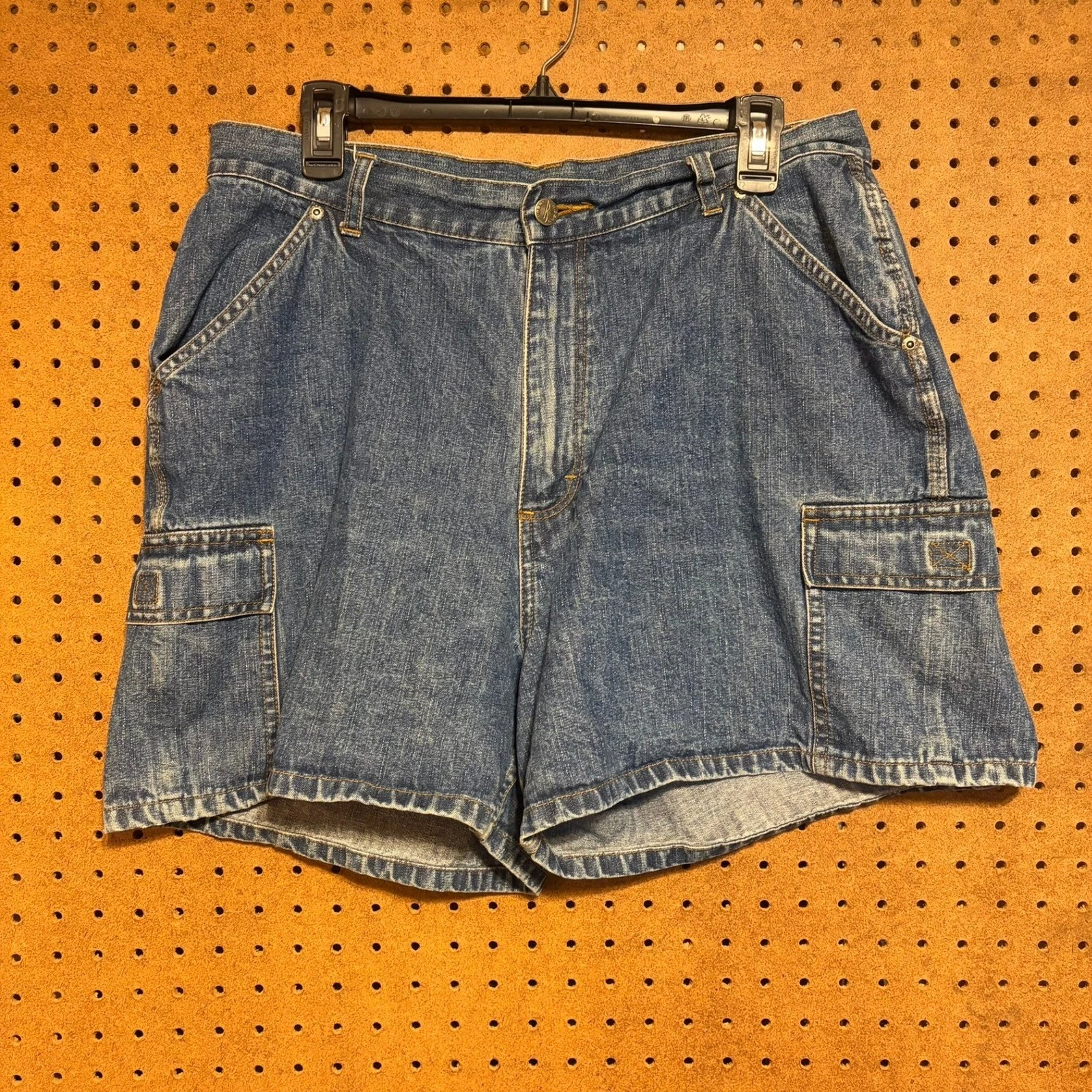 Riders by Lee Womens Blue Denim Cargo Shorts High Rise Mom 16M 90s Y2K Western
