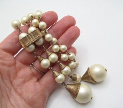Vintage Gold Tone Texture Cone Graduated Chain Link White Ball Bead Bar Necklace