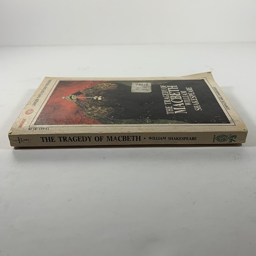 William Shakespeare The Tragedy of Macbeth 1968 Paperback Magnum East Eye - Picture 2 of 6