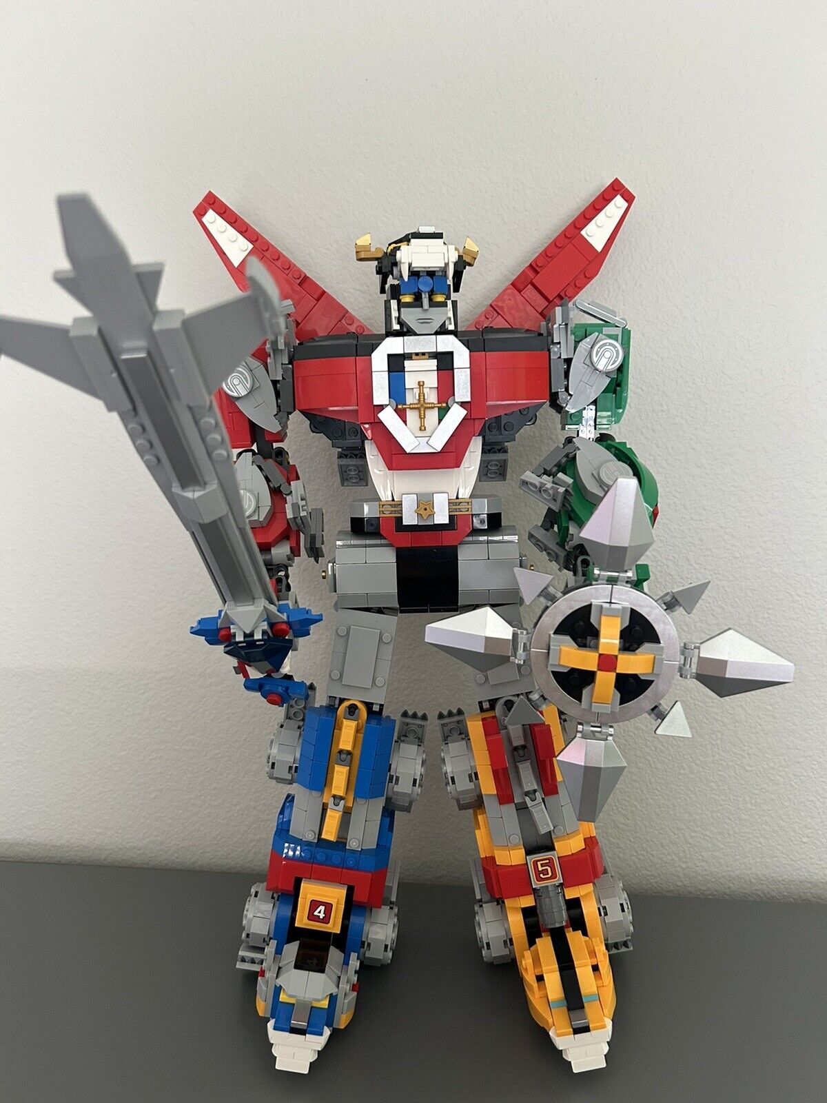 LEGO Ideas: Voltron (21311) Complete with Box and Instructions