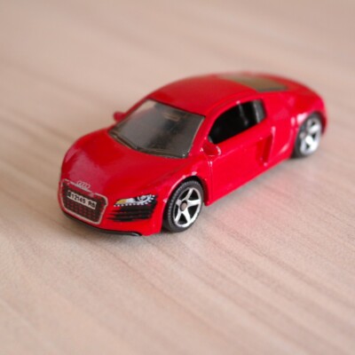 2011 AUDI R8 '07 MATCHBOX DIECAST CAR TOY