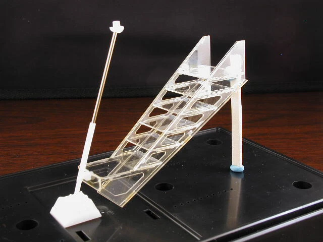 Lost In Space - Jupiter 2 英雄着陆装备 - 1: 35 比例 PGX120 适用于 Moebius 套件 — 第 4/4 张图片