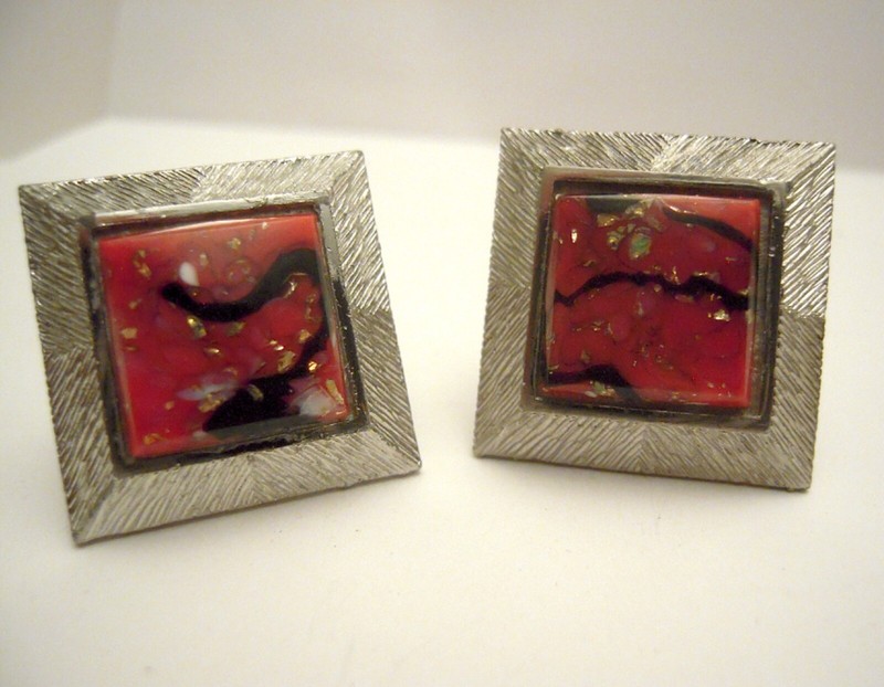 VINTAGE GROOVY MID-CENTURY MODERN CUFFLINKS SILVERTONE + RED FAUX MARBLE, LARGE!