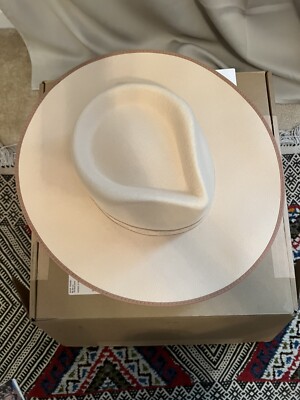 Lack of Color Ivory Rancher Special Large NWT, in orginal  display picture 2