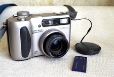 SONY Cybershot DSC-S75 3.2MP compact digital camera with battery & card