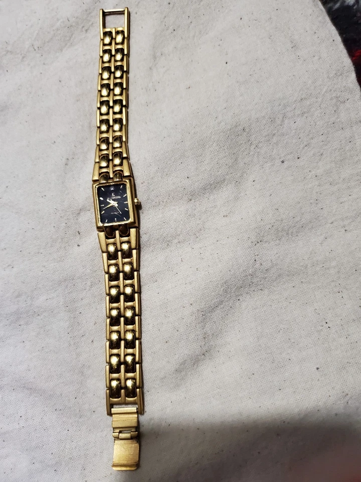 Reloj de cuarzo Le Chateau chapado en oro de 18 quilates con diamantes impresionante prisa👋 Foto 3 de 4