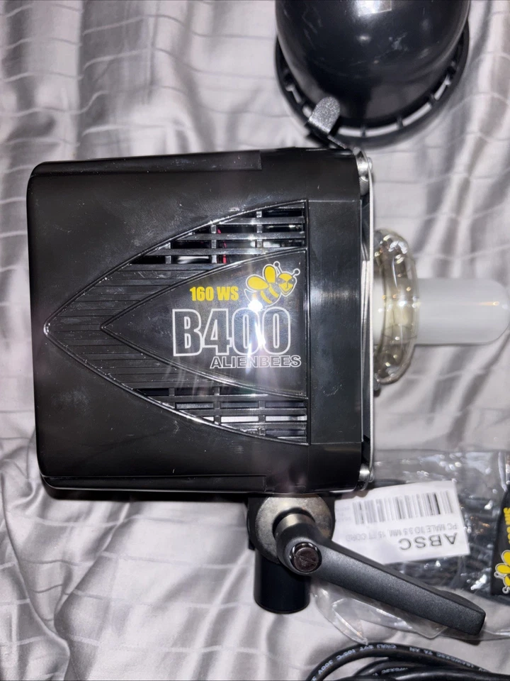 Paul C. Buff AlienBees B400 Martian Black COMPLETE Flash Unit Kit - Image 2 of 4