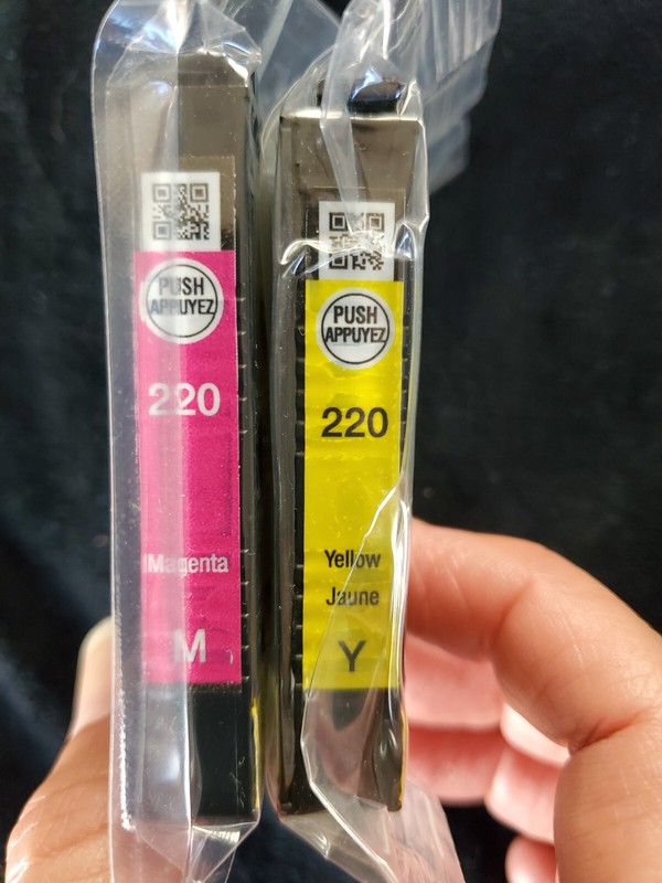 Lot of 2 Genuine Epson 220 Magenta and Yellow Standard Capacity Ink Cartridges