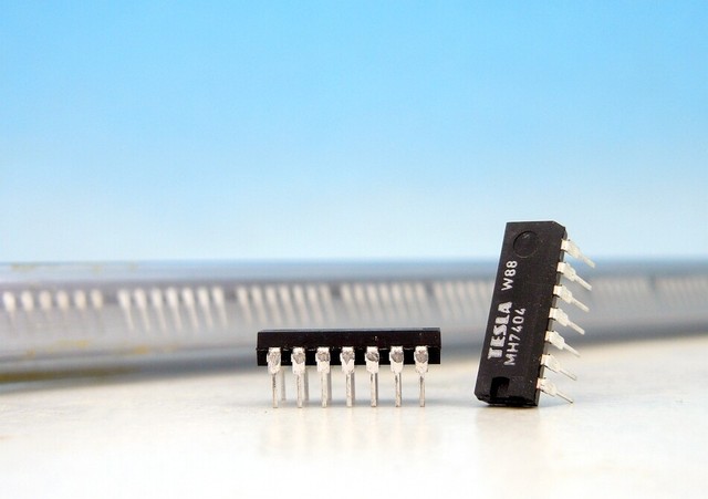 10x Vintage Genuine MH7404 TESLA HEX INVERTERS IC SN7404N DM7404N | eBay