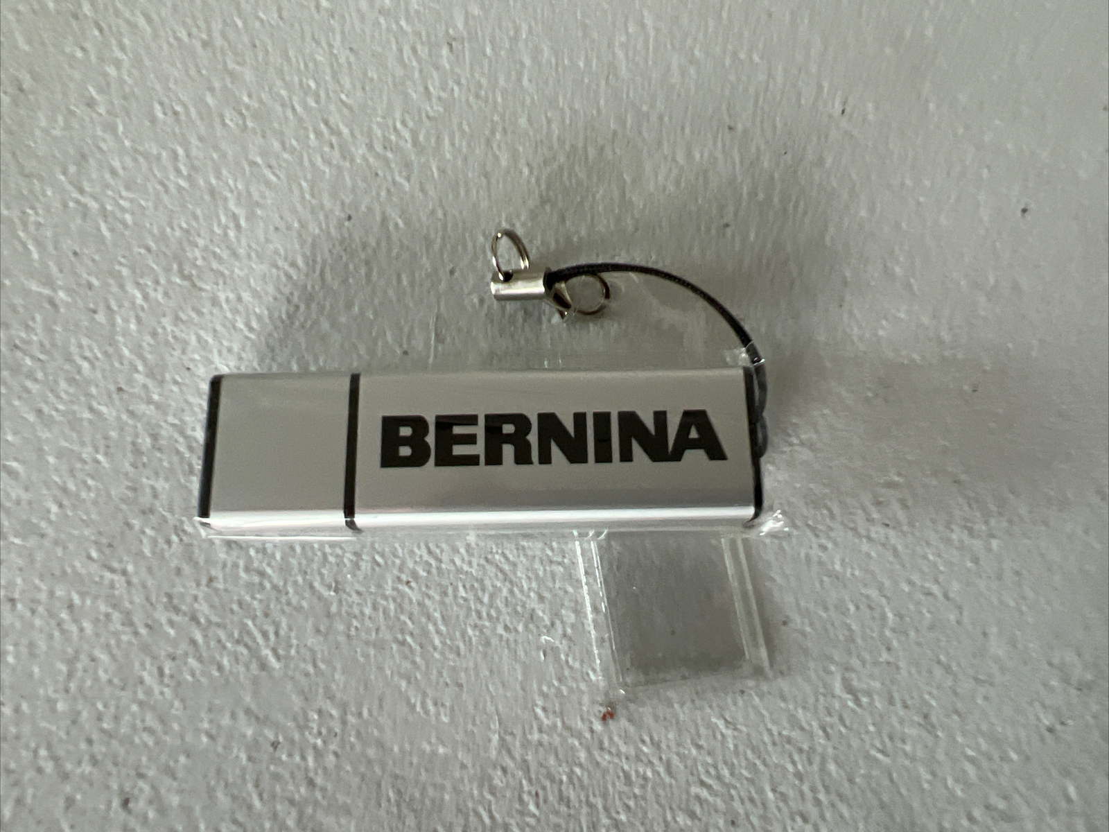Genuine Bernina Embroidery Design USB Stick, Thumb Drive - B 770QE 790 830 880