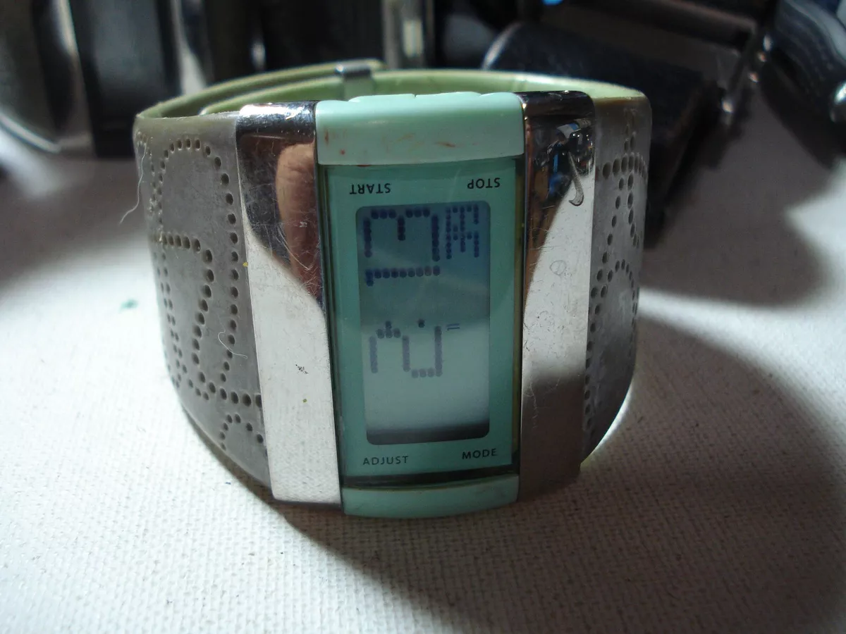 RARE VINTAGE NIKE TRANSIT ART DECO WC0025 DIGITAL SPORTS GREEN WATCH LADIES