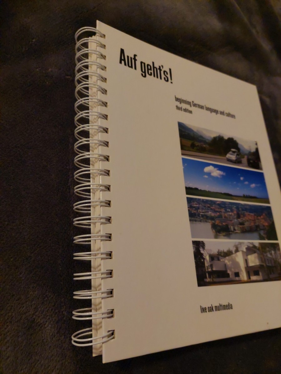 Auf Geht's! : Beginning German Language and Culture by Antoniuk