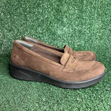 Bzees Fast Track Gamma Suede Penny Loafer Washable Shoes Brown Womens 8 Wide
