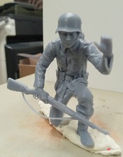 kneeling German infantryman WWII 3D print in scales