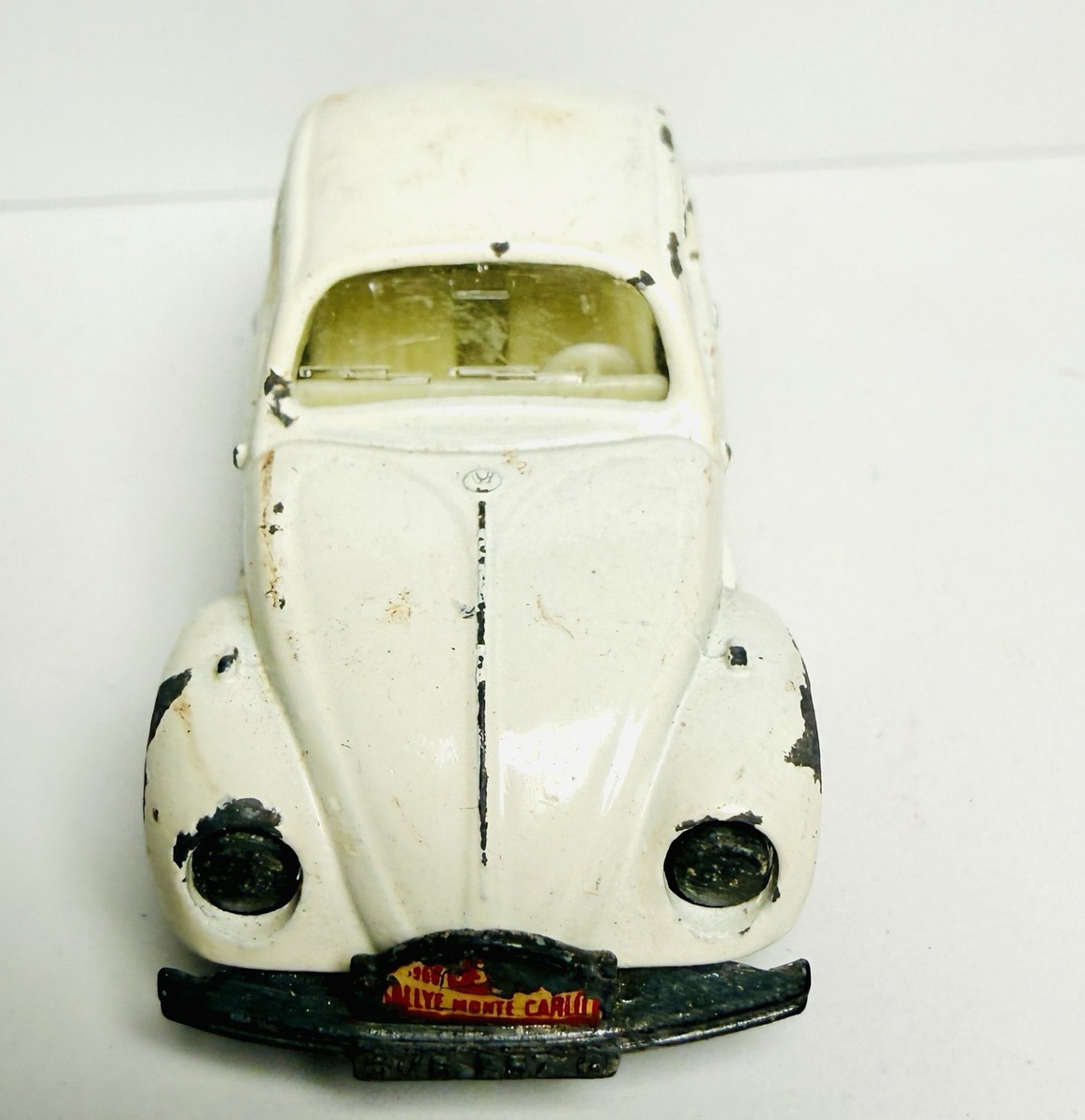 Vintage 1968 LESNEY MATCHBOX NO. 15 VOLKSWAGEN 1500 SALOON BUG