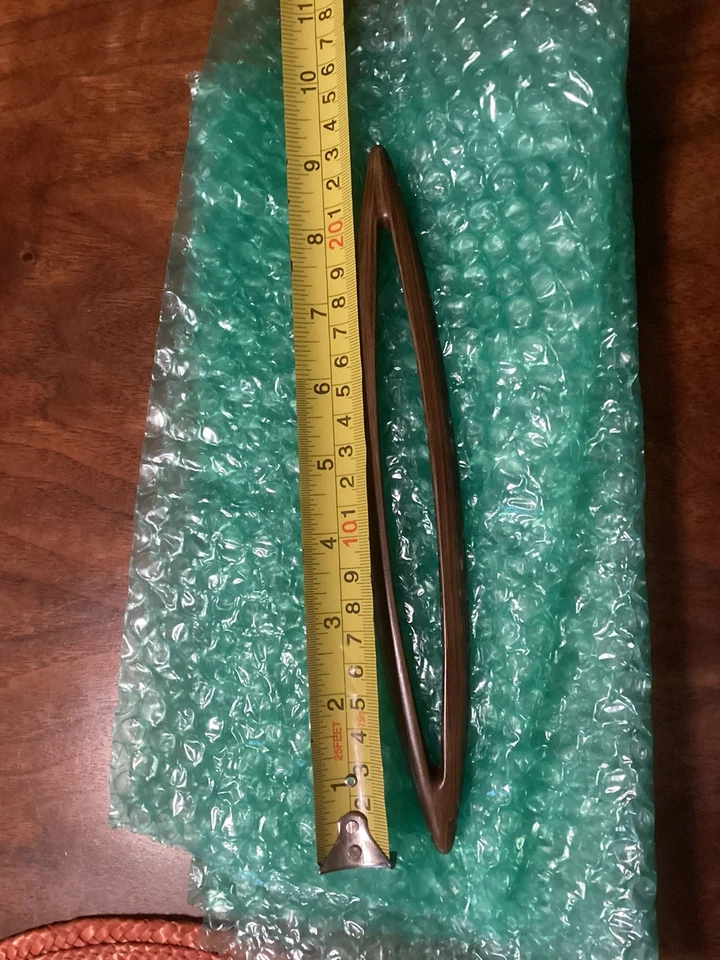 ￼ One Vintage Broyhill Sculptra cat eye drawer pull. ￼ - Image 2 of 4