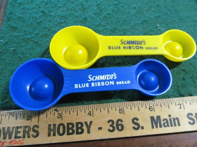 2 VINTAGE Schmidt's Blue Ribbon Bread Advertising Promotional MEASURING SPOONS