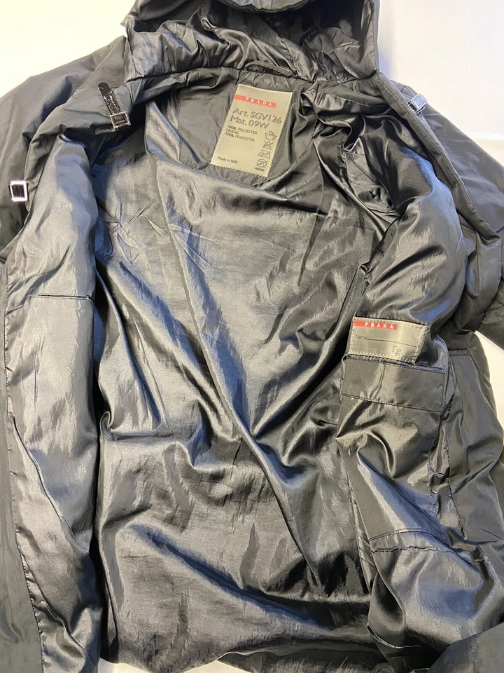 Abrigo para mujer PRADA negro con capucha aislante seco por goteo talla L art.sgv126 mat.09w Foto 4 de 4