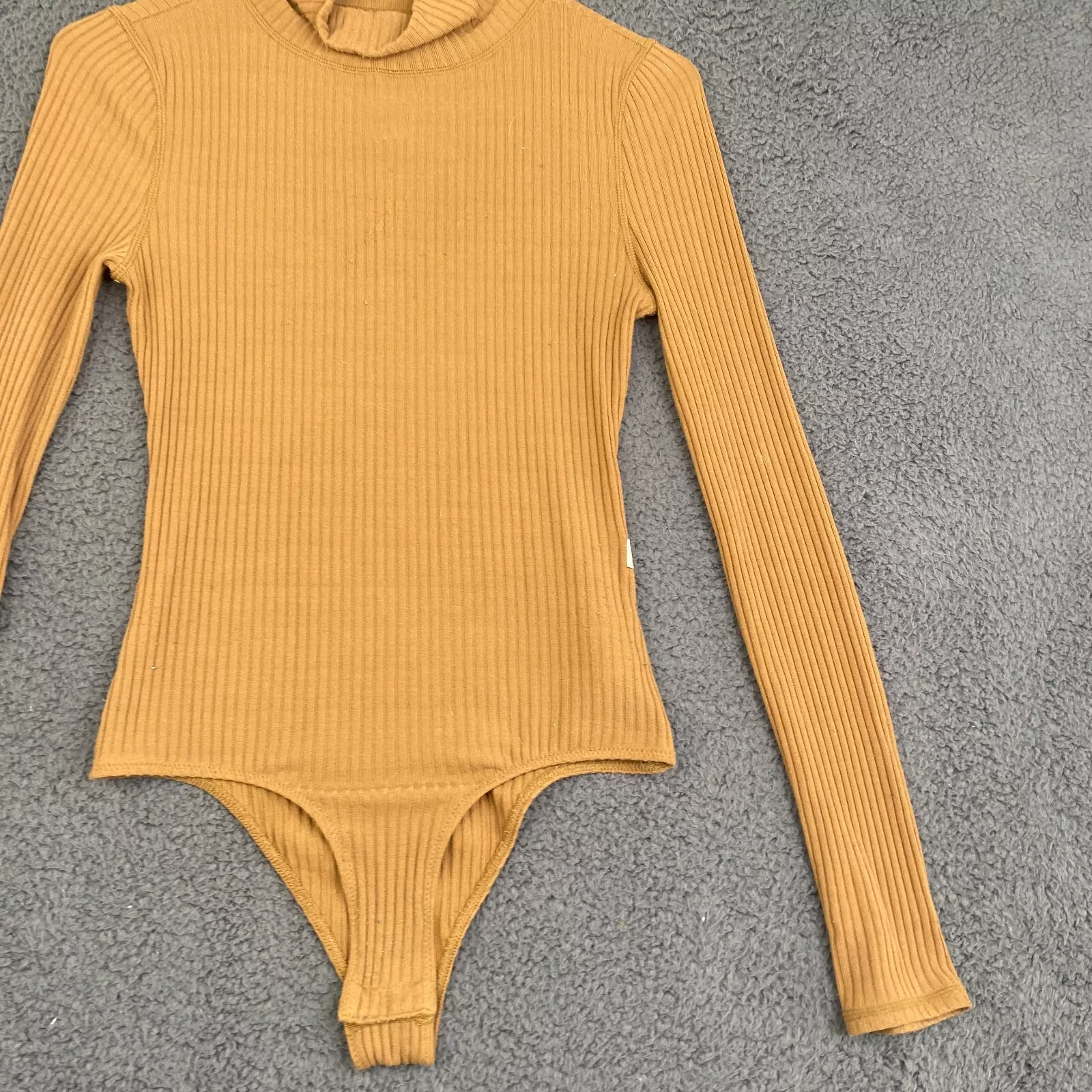 vuori bleeker long sleeve mock neck ribbed 
