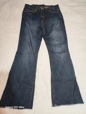 JEANSTAR Women's Jeans Stone Wash Blue Denim Straight Leg Size 6 frayed bottoms