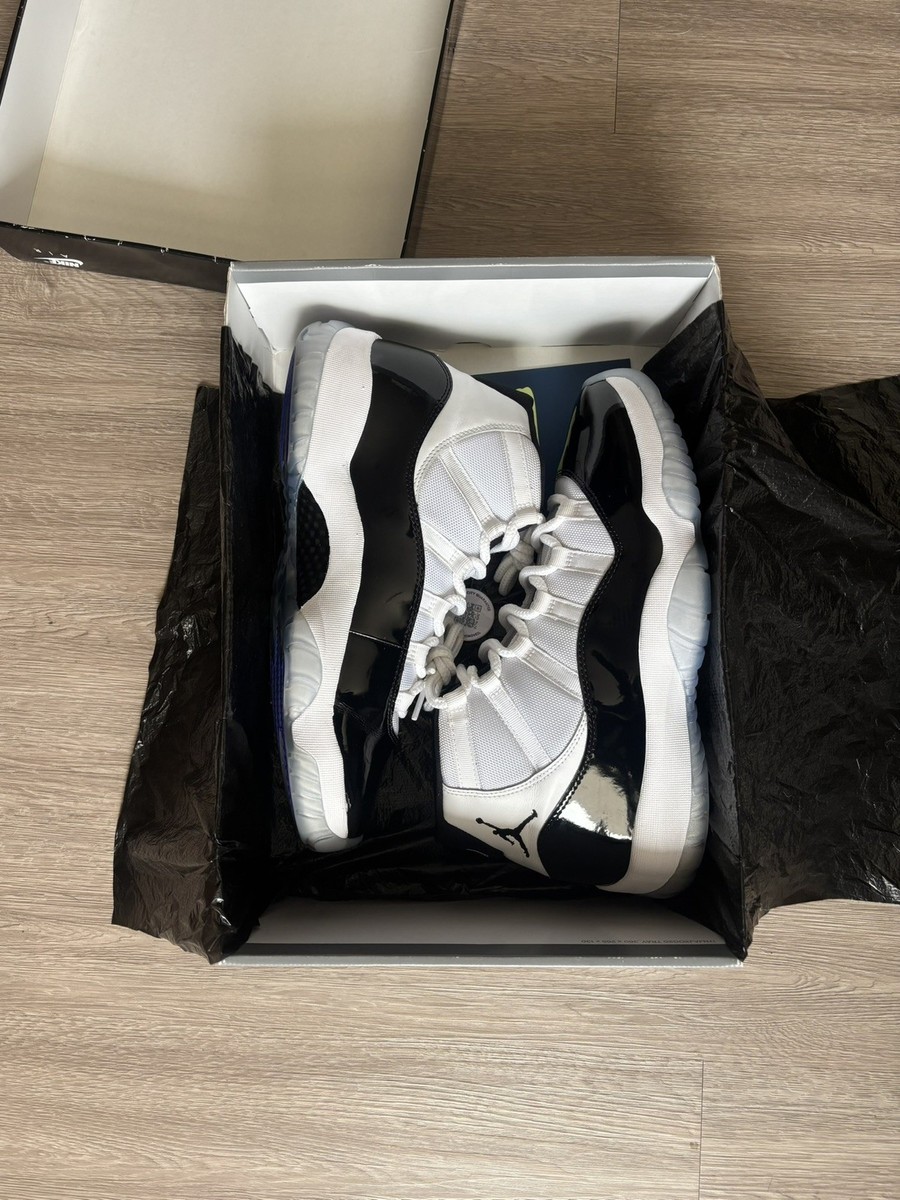 Air Jordan 11 Concord