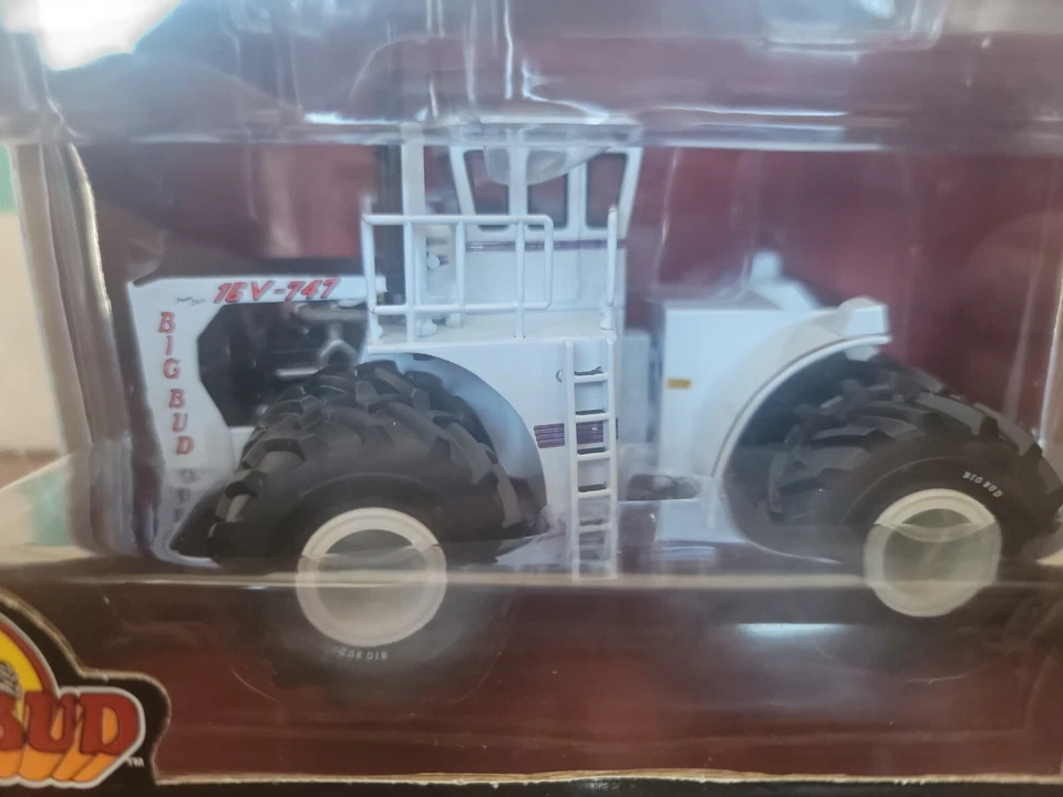 TOY FARMER-BIG BUD 16V 747 1/64scale toy tractor 760 HP - Image 2 of 4