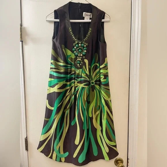 slim fit dress slacks Flowy Green V-Neck Floral Lace Tea Length Prom Dress main image 0