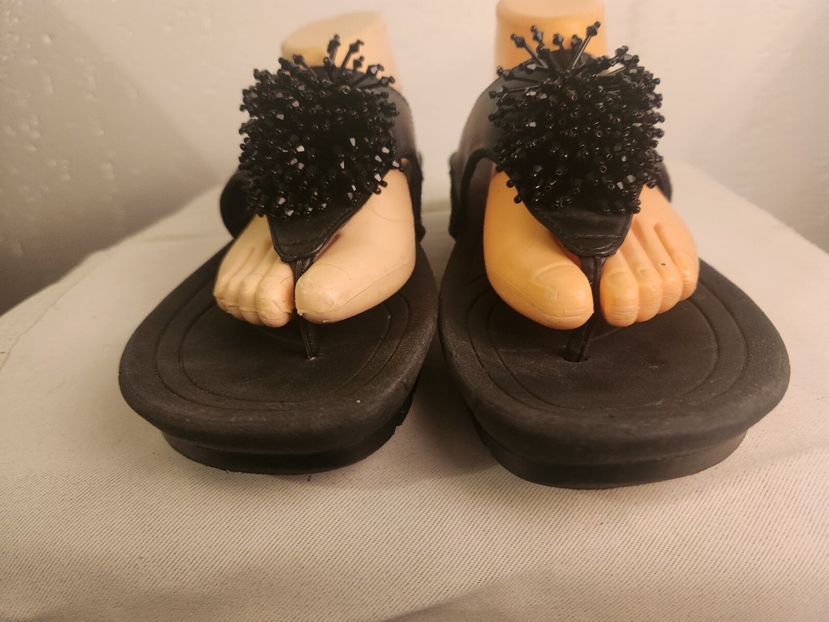 Zibu Finifer Thong Flip-Flop Women Sz 9 Black Fino Bead Pompom
