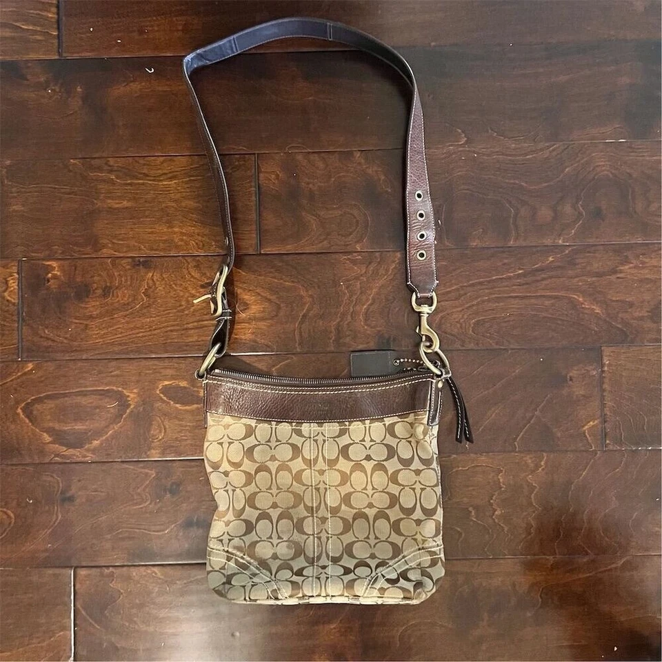 Bolso Bandolera Coach Signature Vintage Años 90 Cuero Marrón TOTALMENTE NUEVO Limpio Foto 3 de 4