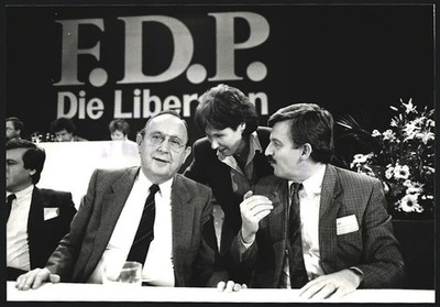 Fotografie Sven Simon, Bonn, H. D. Genscher, Irmgard Adam-Schwaetzer und J. Möl 
