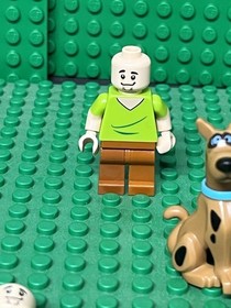 Seated Scooby Doo + Shaggy & Fred Parts - Lego Minifigures