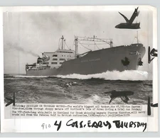 Massive Scottish OIL TANKER SHIP 'Niarchos' At Sea VINTAGE 1956 Press Photo