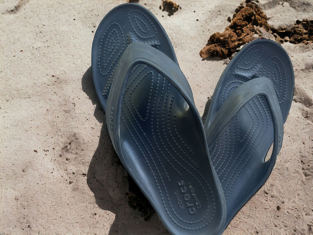 Black and Gray Flip Flops men 9 women’s 11 TREAD LABS Women main image 3