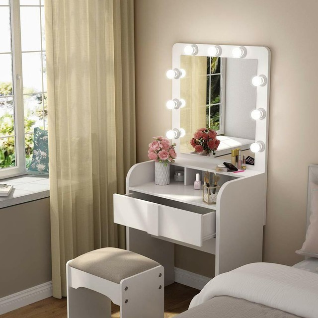 bedroom vanity set with lighted mirror