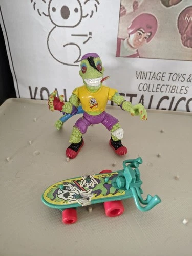 Vintage TMNT Ninja Turtles Figure Mondo Gecko 1990 COMPLETE