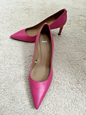 Hugo Boss Bright Pink Janet Pump Women's Size 36.5, EUC