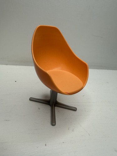 Mattel Barbie® FHY73 DreamHouse™ Living Room Furniture Orange Silver Chair MCM