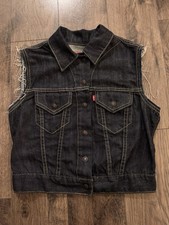 Levi  s Women  s Black Denim Vest Cut Off Sleeveless Trucker Jacket Cropped Raw M