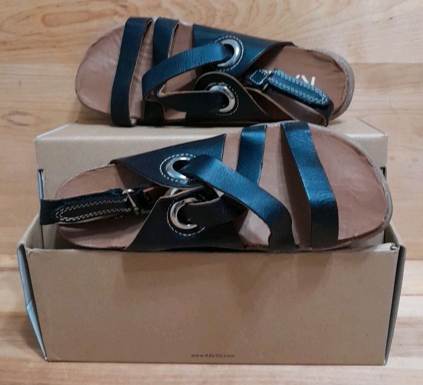 KALSO: EARTH "DALYLA" Women's 9 BLACK Leather Strappy Sandals Shoes NEW IN BOX!!