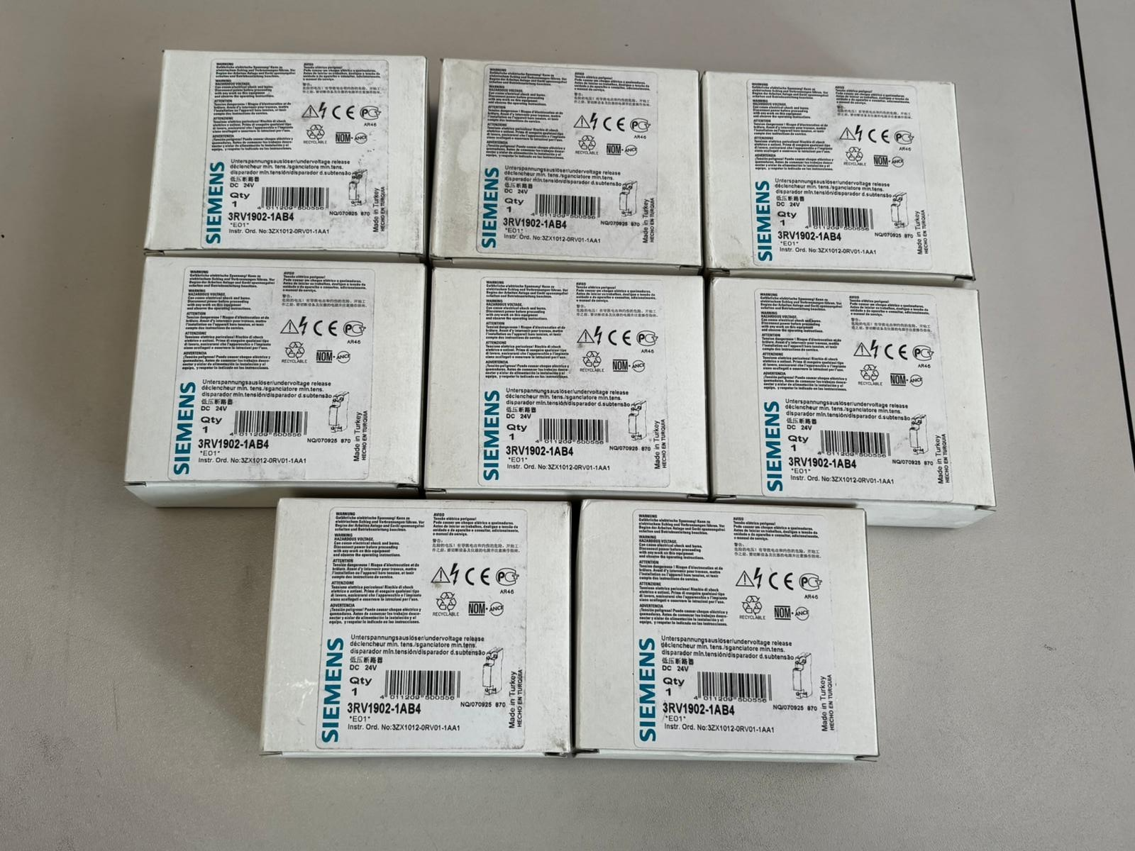 Siemens 3RV1902-1AB4 Undervoltage Release 24V DC - 8 pcs
