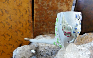 GAMBIER PIPE FANTAISIE EN TERRE CUITE SCULPTEE EMAILLEE "ref illisible "