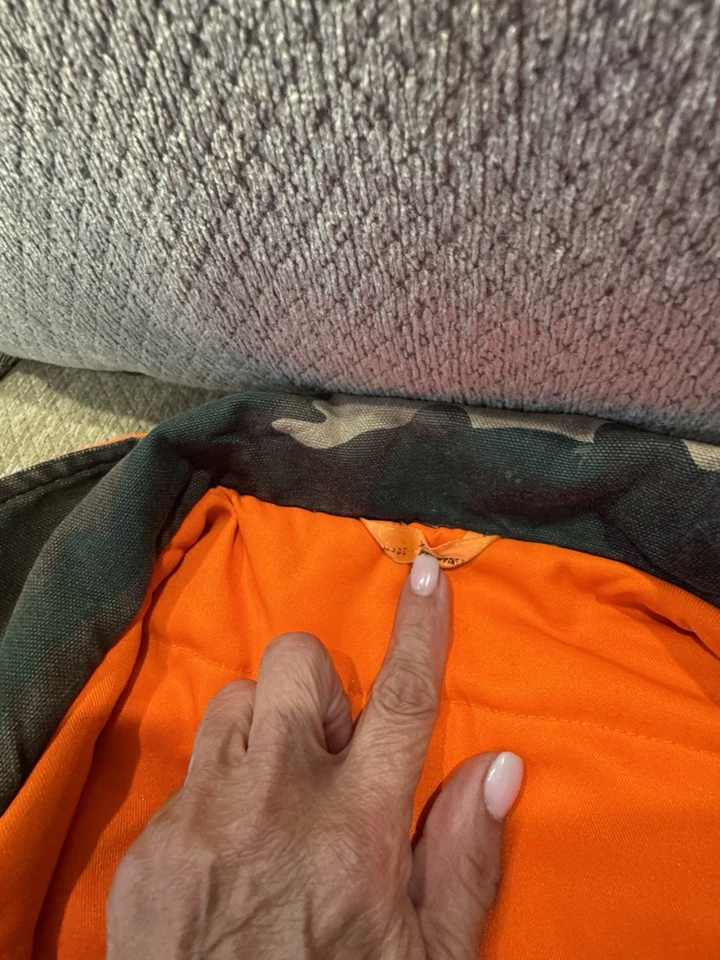 Vintage Camo Mens Puffy Vest XL + Safety Hunting Vest Size Xl Both In EUC - Image 3 of 4