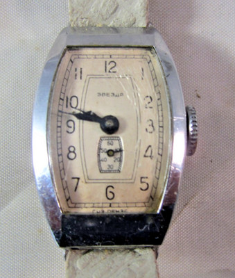 RUSSISCHE UHR ZVEZDA MECHANISCH HANDAUFZUG DURCHMESSER 30X20 MM