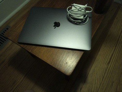 Apple MacBook Air 2020 13.3'' Apple M1 8GB Memory 256GB SSD Silver - 98% Battery
