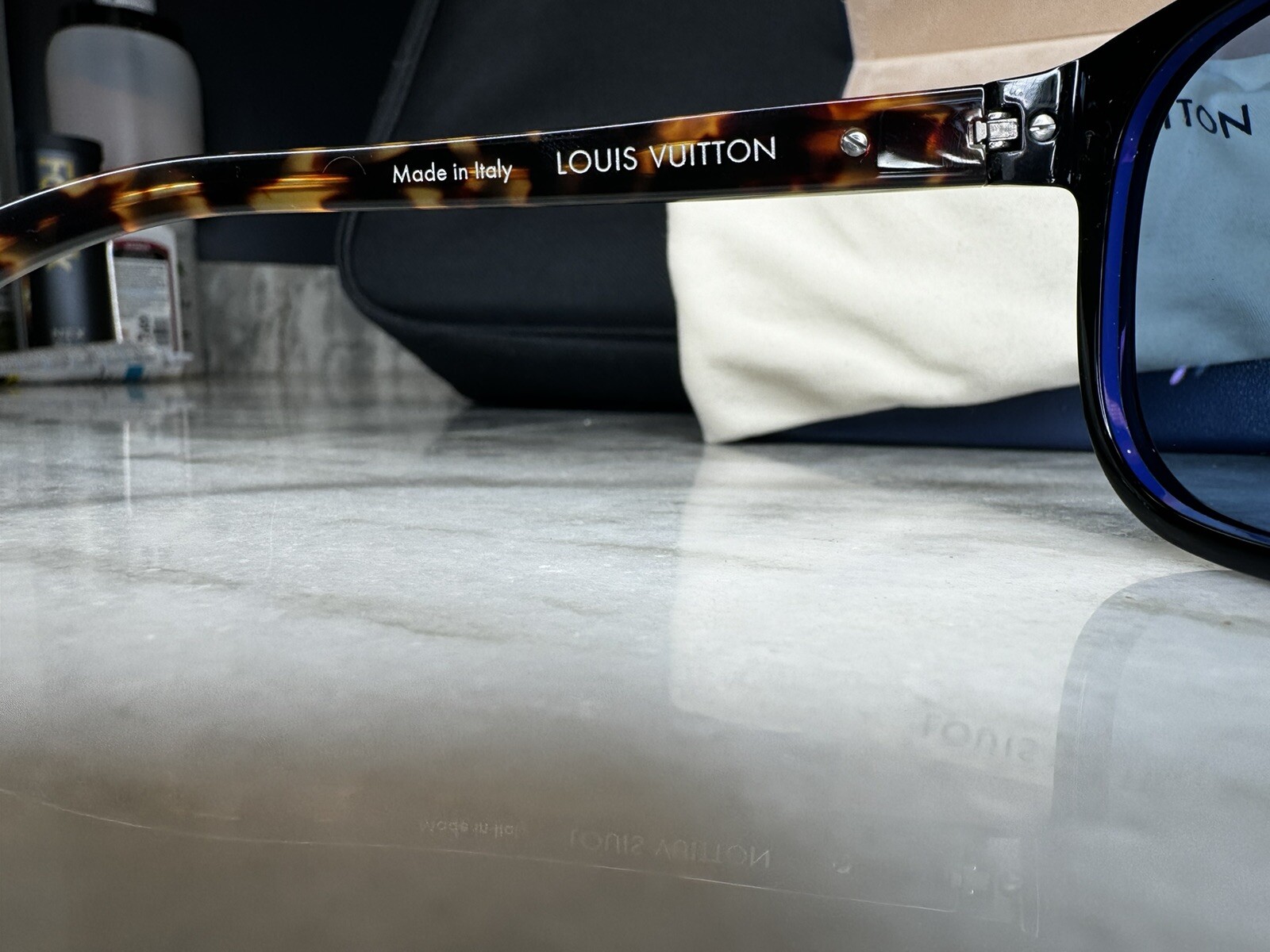 Louis Vuitton Oliver Sunglasses Black Frame Blue Lenses Z0792W 9JN