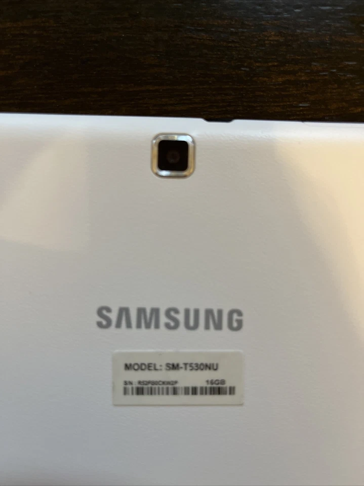 Samsung Galaxy Blanco 16GB - Tab 3 SM-T530NU - PARA REPUESTOS Foto 4 de 4